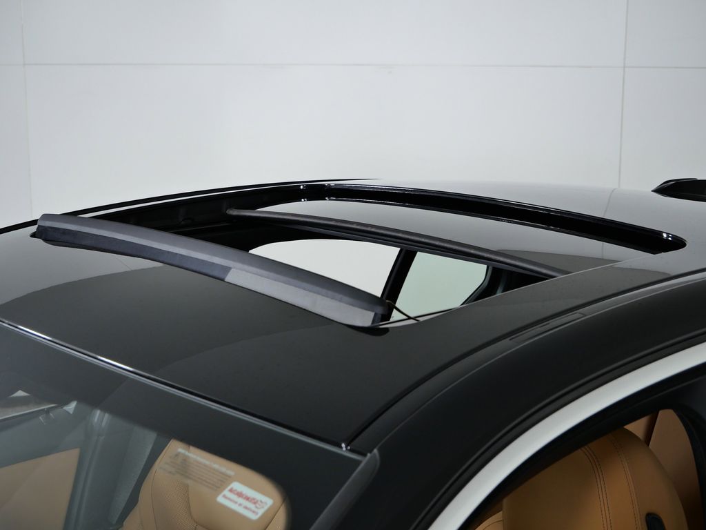 Thumbnail: 2026 BMW 3 Series - 18