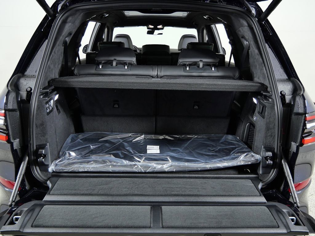 Thumbnail: 2026 BMW X7 - 30