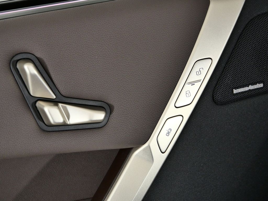 Thumbnail: 2025 BMW iX - 41