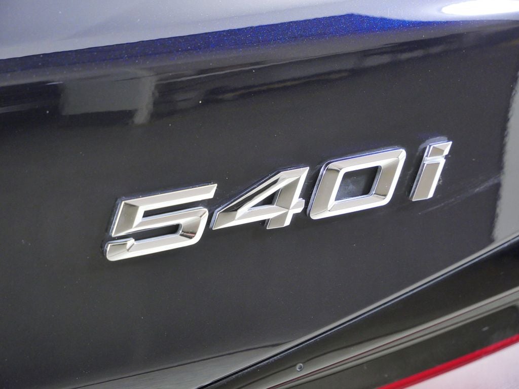 Thumbnail: 2023 BMW 5 Series - 15