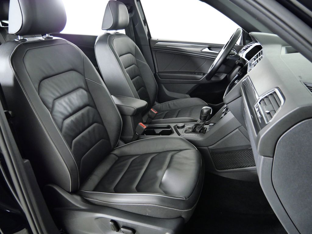 Thumbnail: 2021 Volkswagen Tiguan - 22