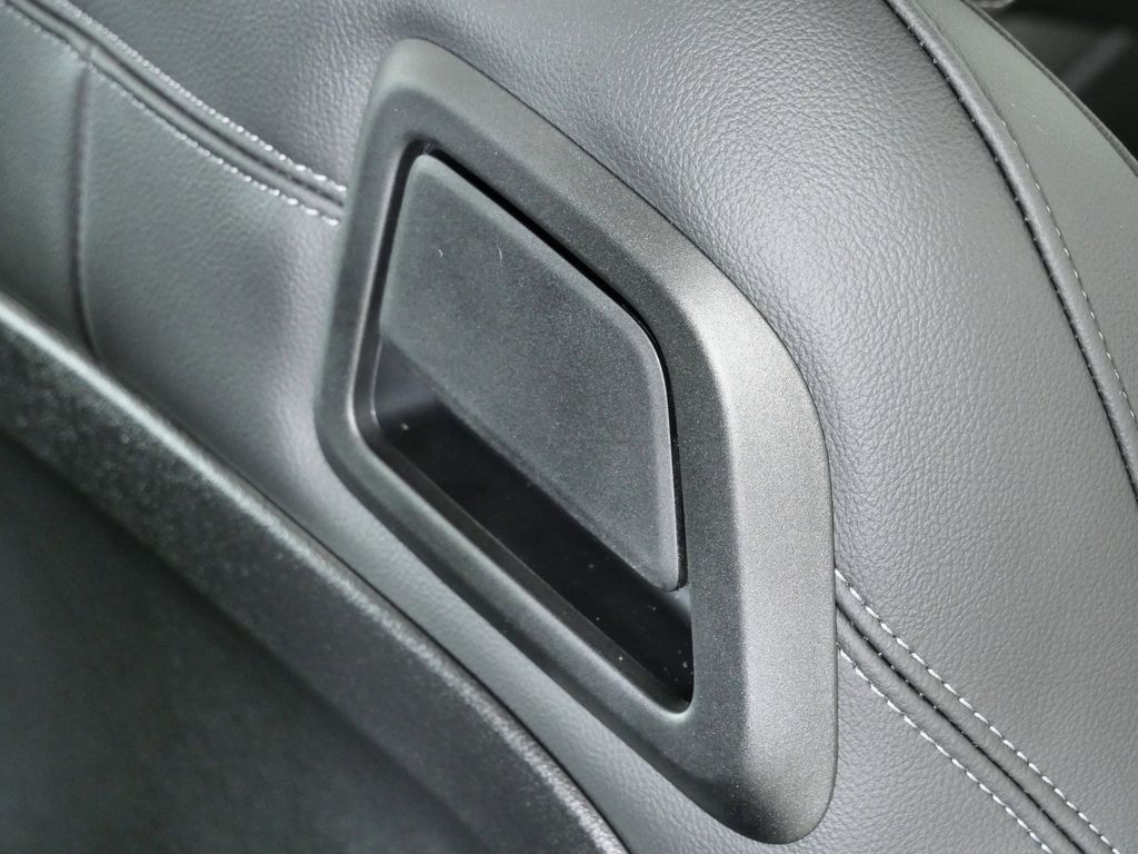 Thumbnail: 2025 BMW 4 Series - 24