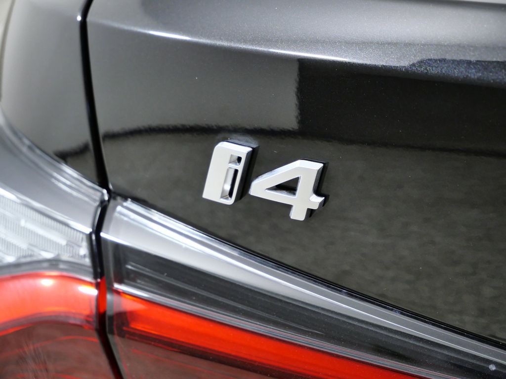 Thumbnail: 2026 BMW i4 - 13