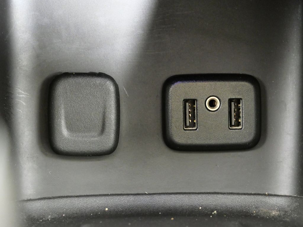 Thumbnail: 2017 GMC Acadia - 47