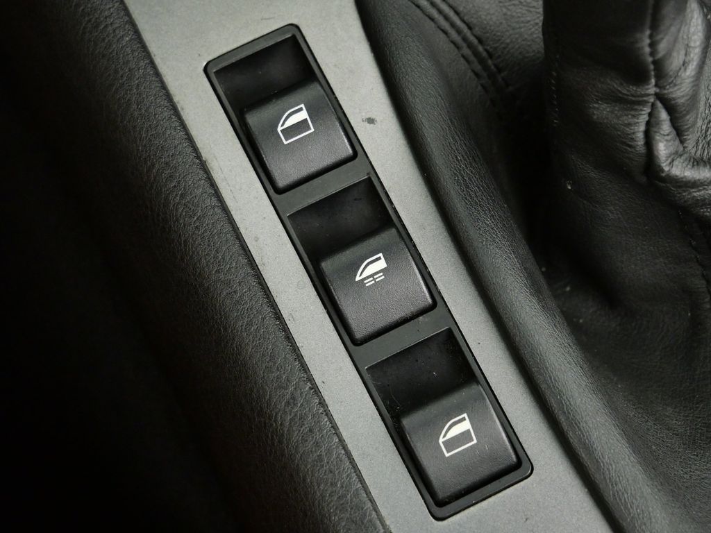 Thumbnail: 2004 BMW M3 - 42