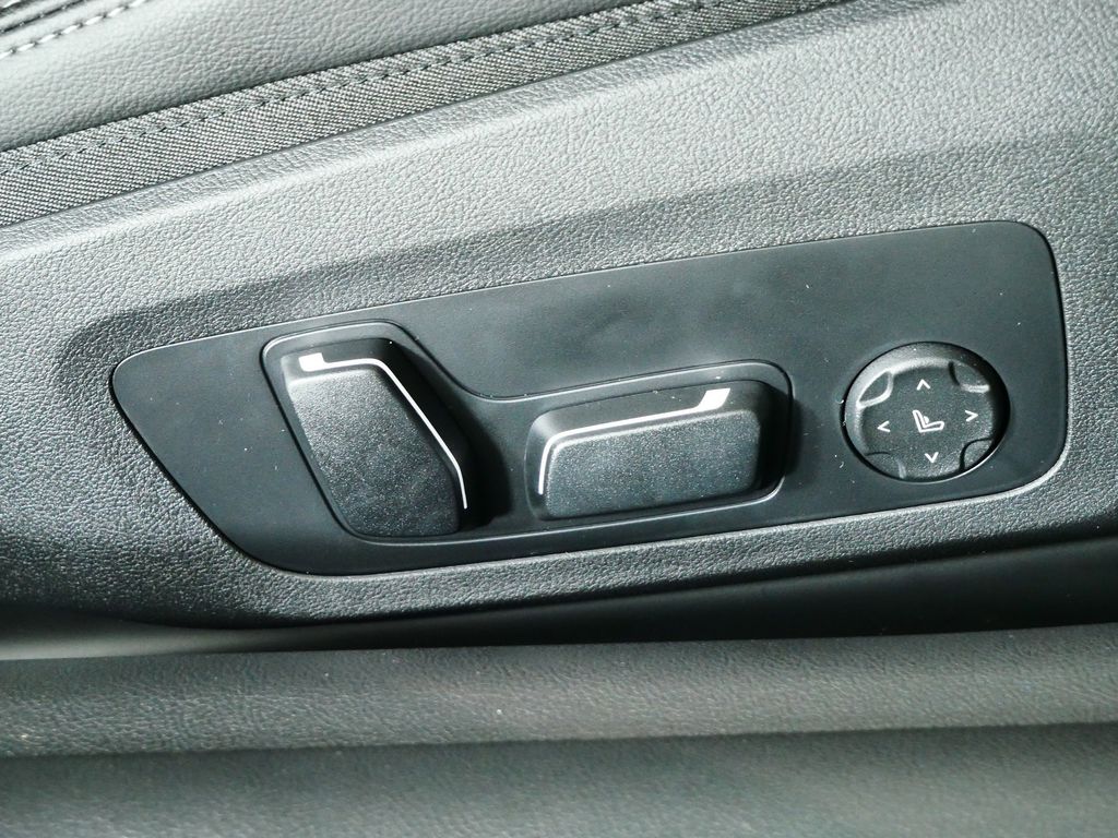 Thumbnail: 2026 BMW 4 Series - 23