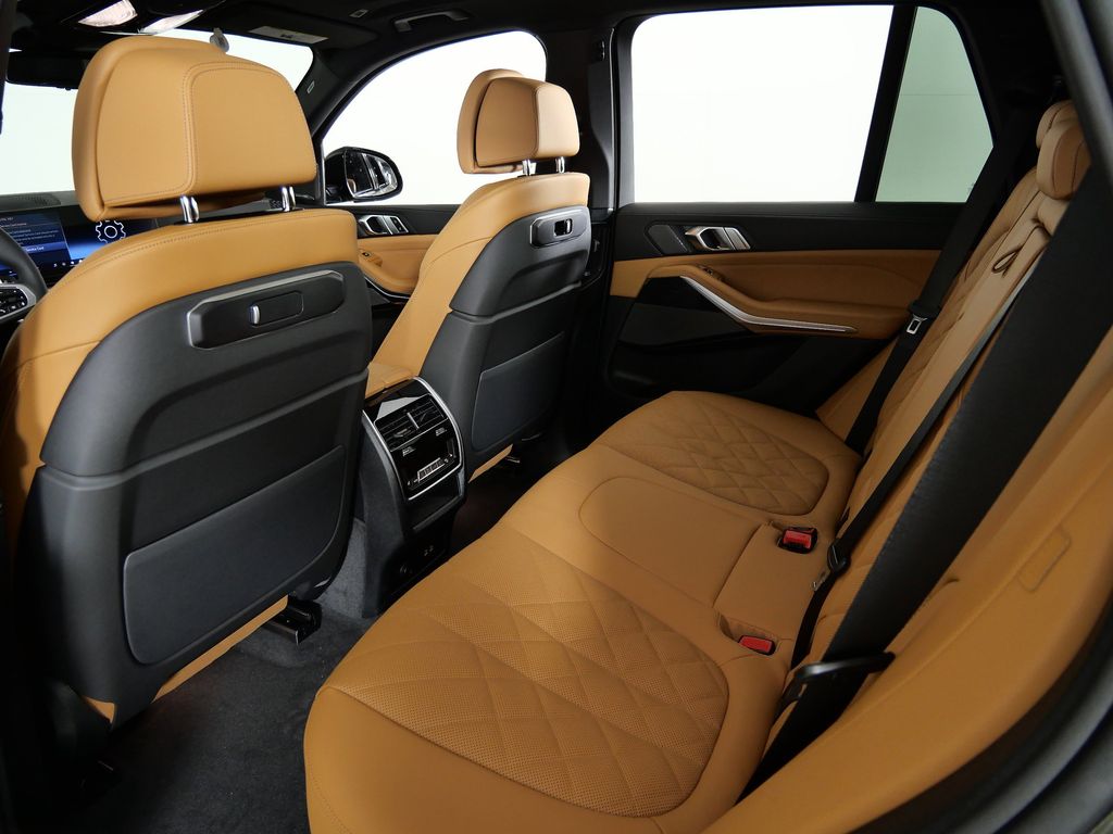 Thumbnail: 2026 BMW X5 - 32