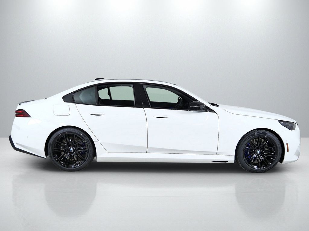Thumbnail: 2026 BMW M5 - 8
