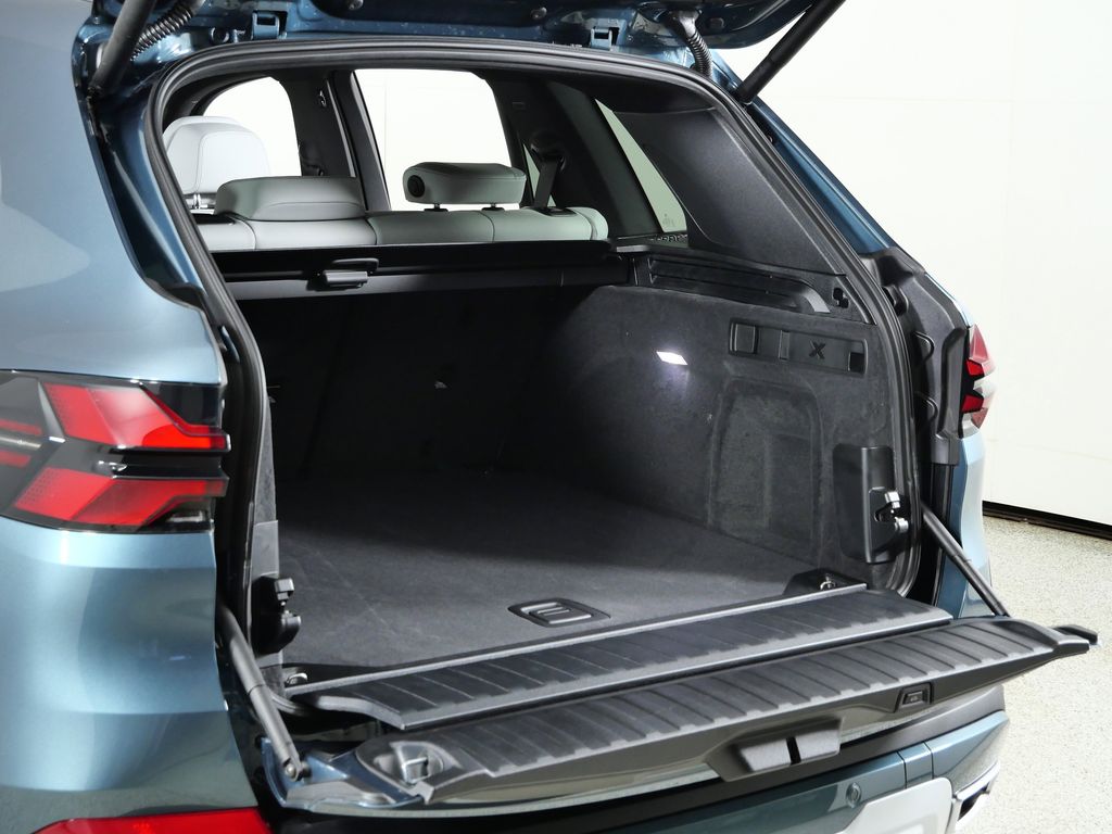 Thumbnail: 2026 BMW X5 - 29