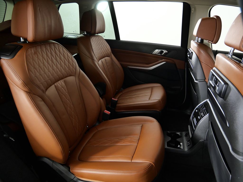 Thumbnail: 2022 BMW X7 - 31