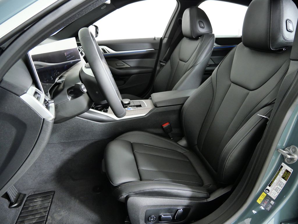 Thumbnail: 2026 BMW i4 - 34