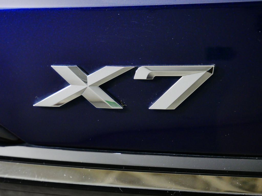 Thumbnail: 2024 BMW X7 - 12