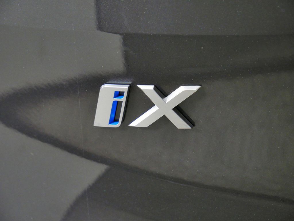 Thumbnail: 2023 BMW iX - 15