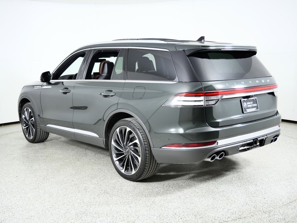 Thumbnail: 2023 Lincoln Aviator - 15