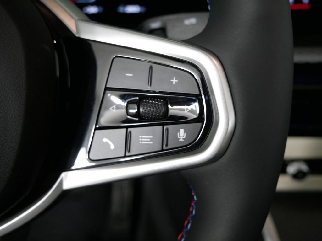 Thumbnail: 2025 BMW i4 - 45