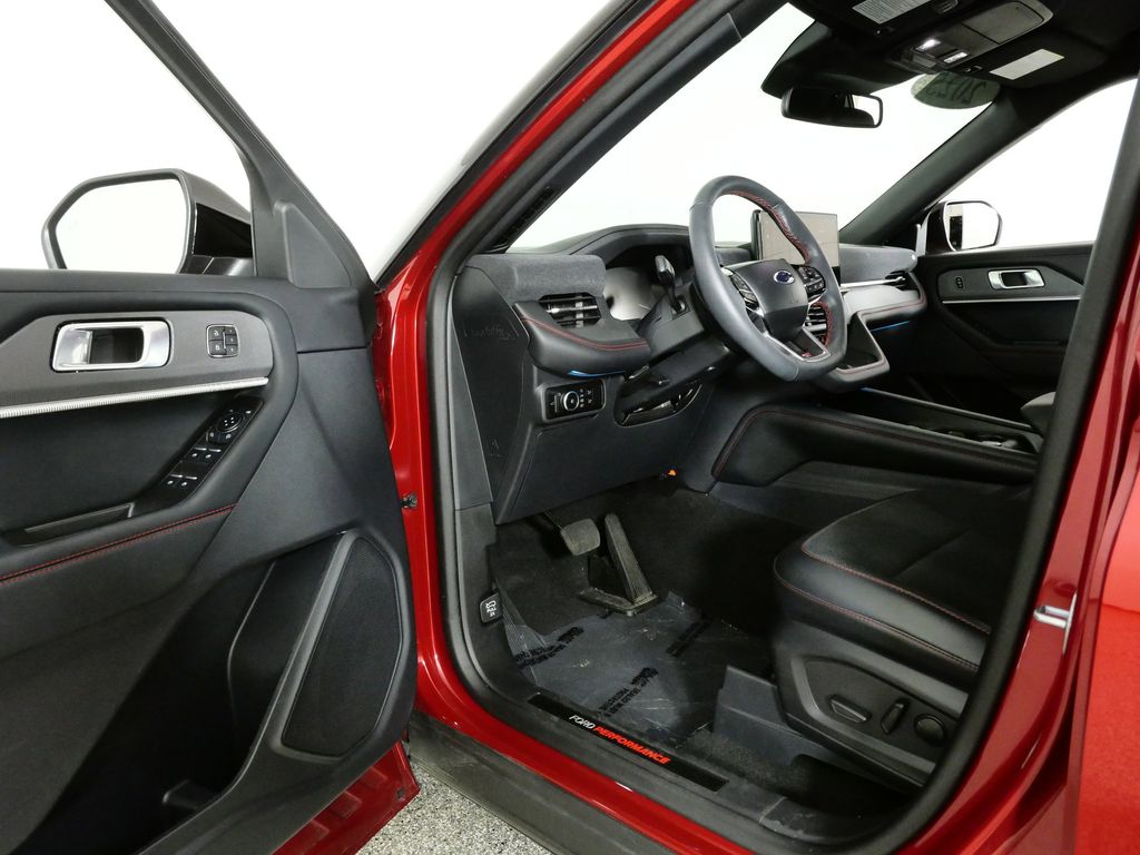 Thumbnail: 2025 Ford Explorer - 31