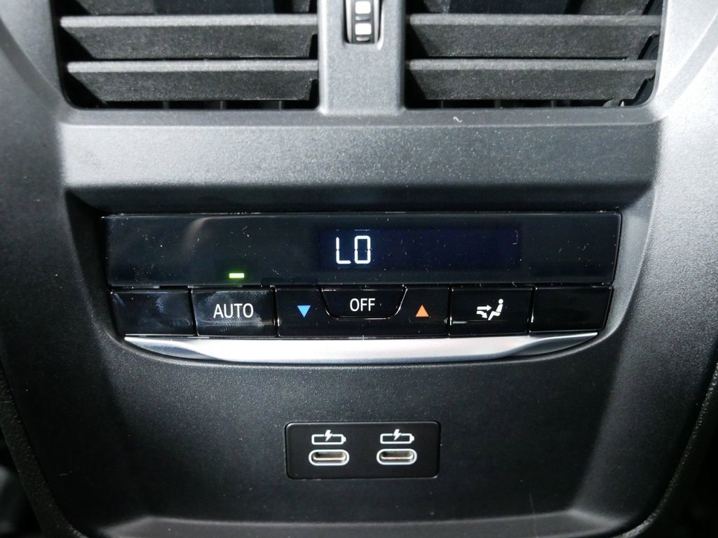 Thumbnail: 2025 BMW 3 Series - 31