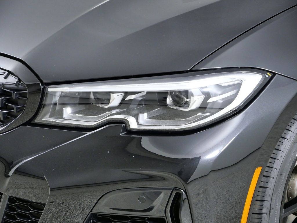 Thumbnail: 2021 BMW 3 Series - 4