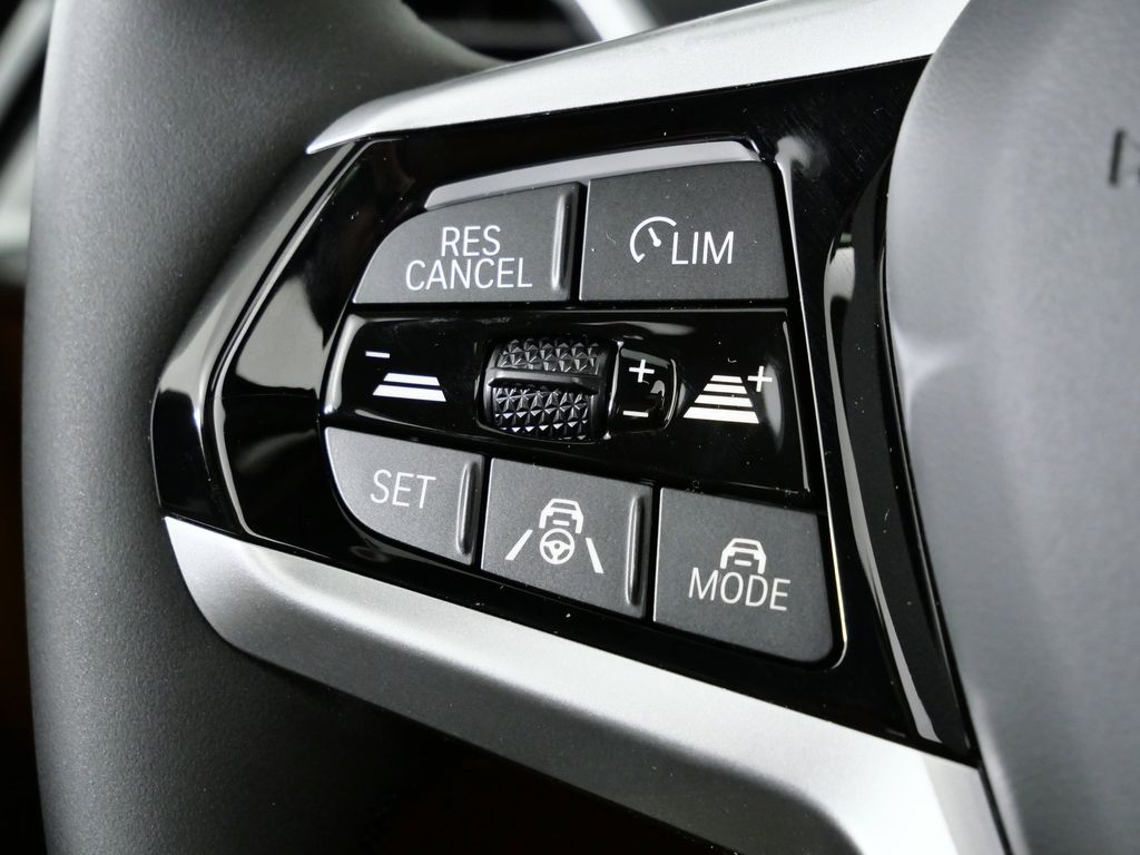 Thumbnail: 2026 BMW i4 - 40
