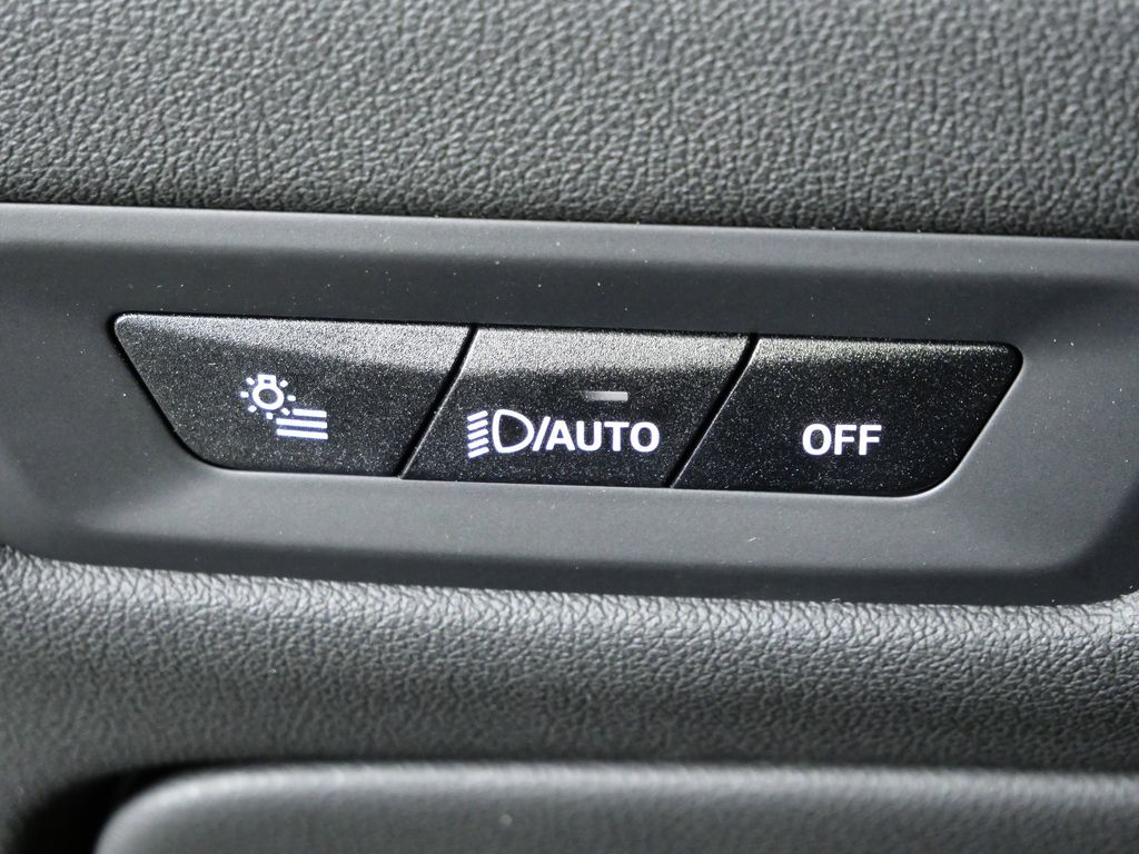 Thumbnail: 2026 BMW X5 - 40