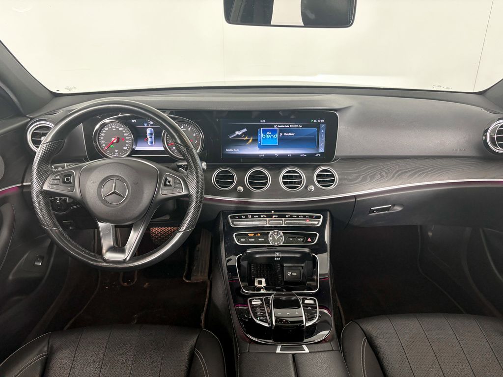 Thumbnail: 2017 Mercedes-Benz E-Class - 9