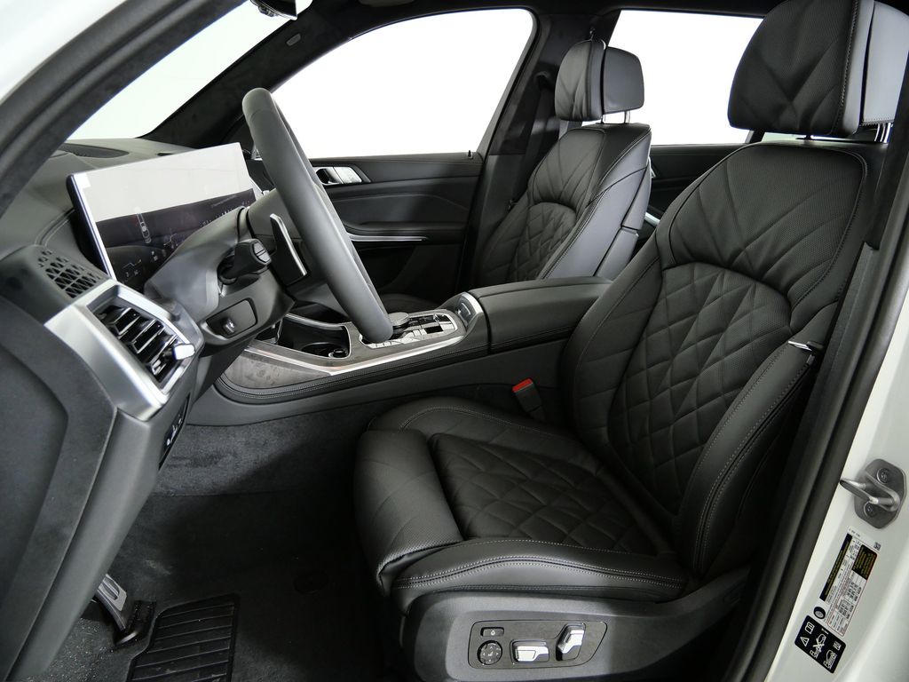 Thumbnail: 2026 BMW X7 - 38