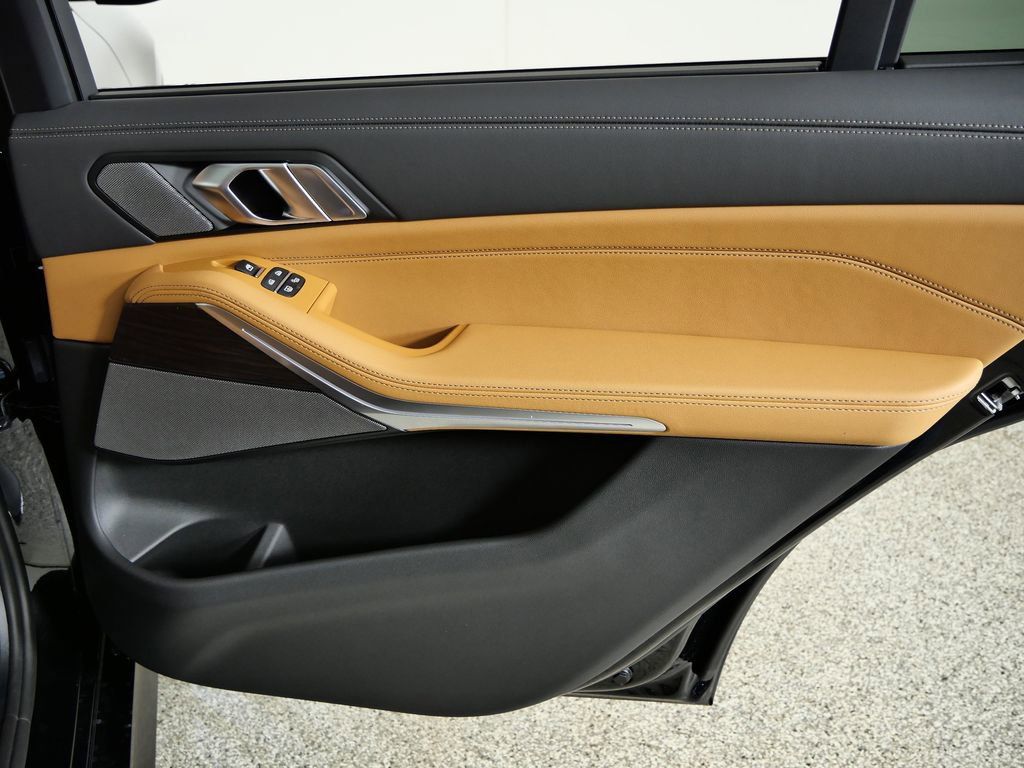 Thumbnail: 2026 BMW X7 - 27