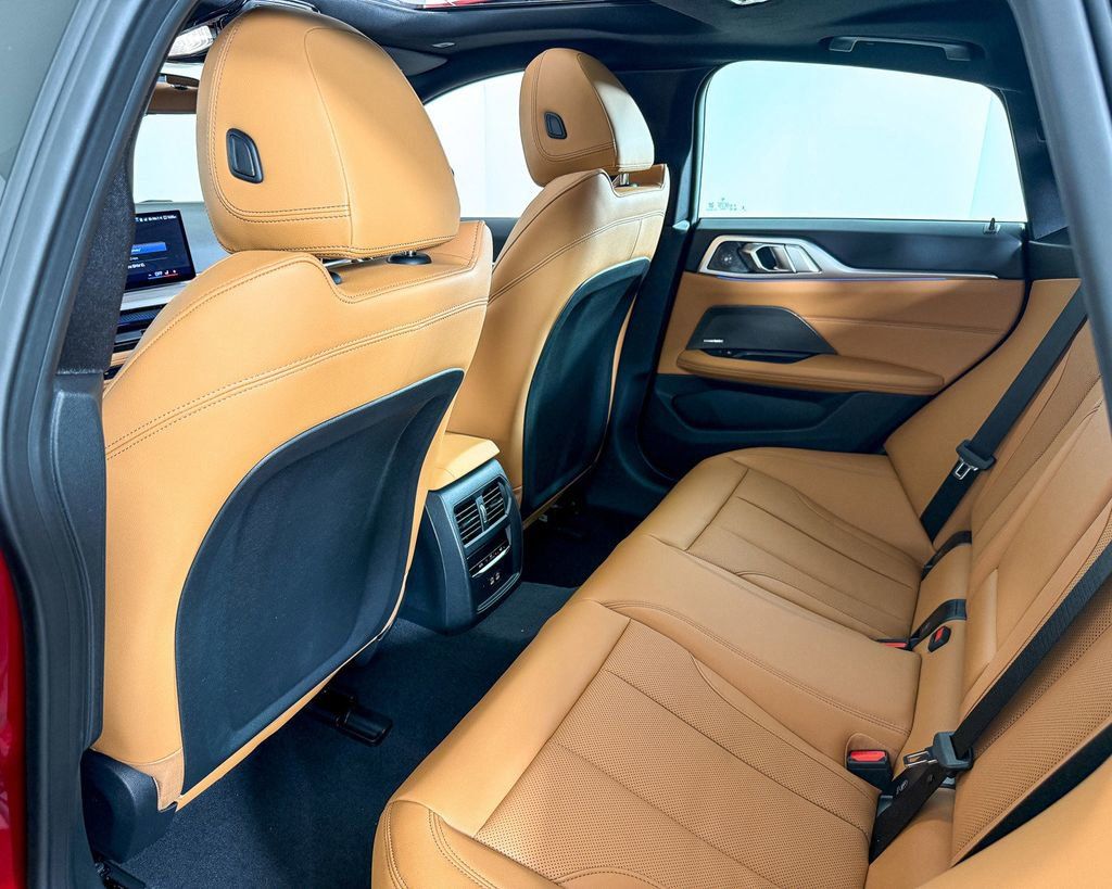 Thumbnail: 2025 BMW i4 - 31
