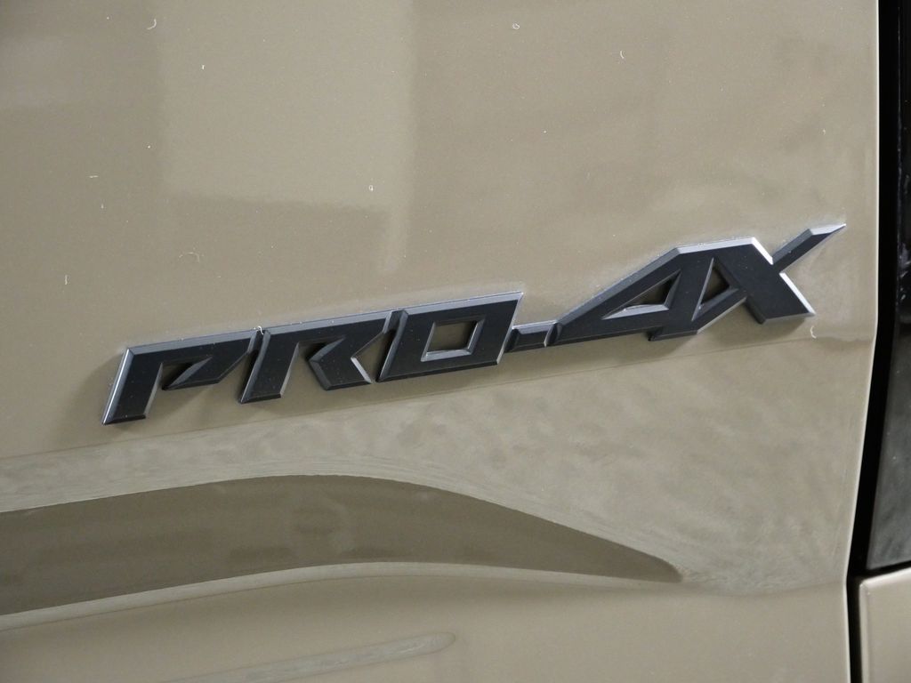 Thumbnail: 2023 Nissan Frontier - 13