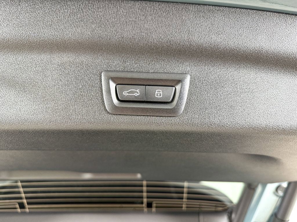 Thumbnail: 2025 BMW X1 - 19