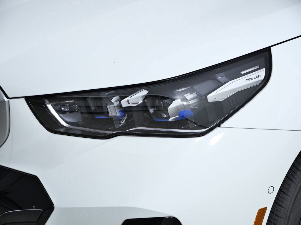 Thumbnail: 2026 BMW i5 - 4