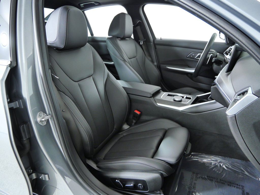 Thumbnail: 2024 BMW 3 Series - 24