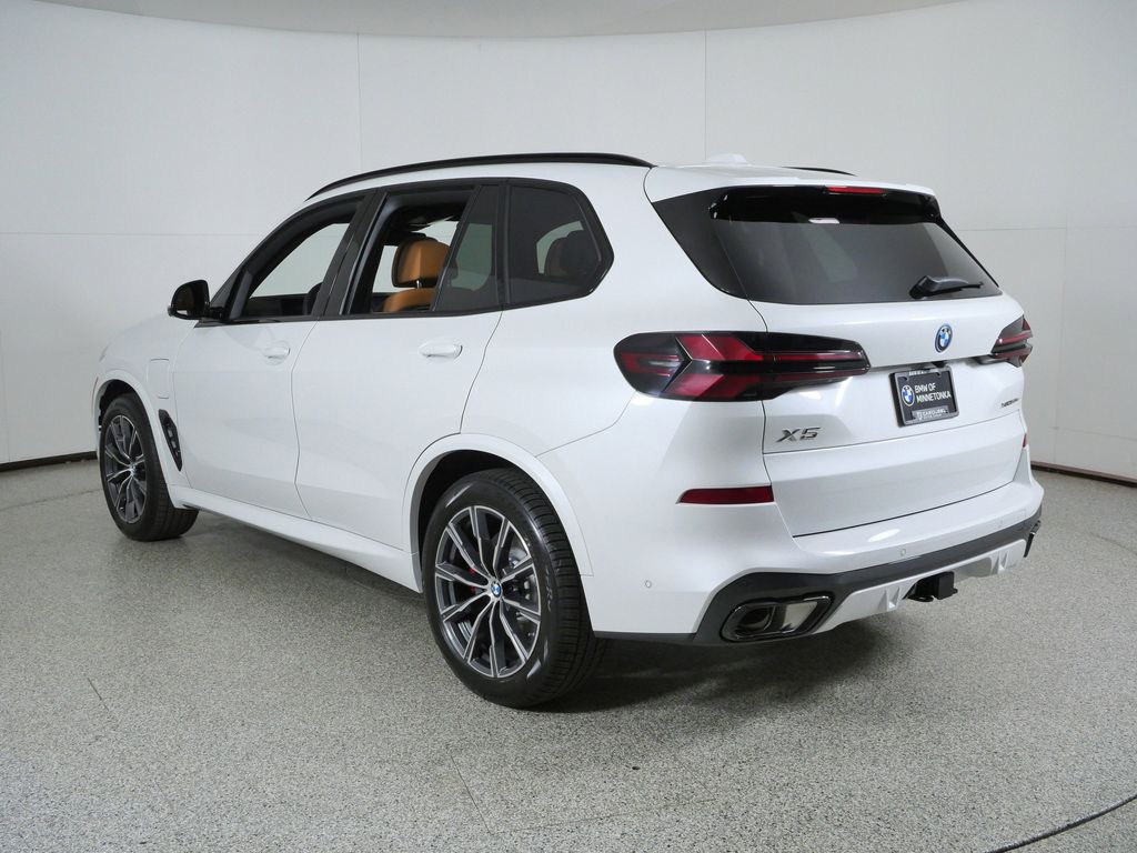 Thumbnail: 2026 BMW X5 - 14