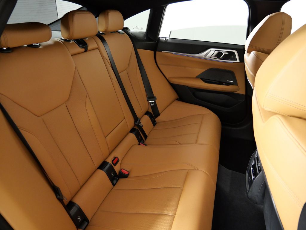 Thumbnail: 2025 BMW i4 - 31