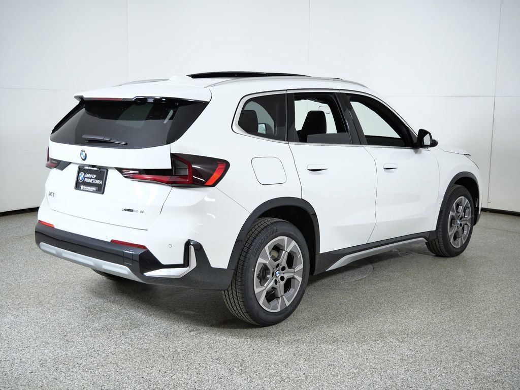 Thumbnail: 2026 BMW X1 - 11
