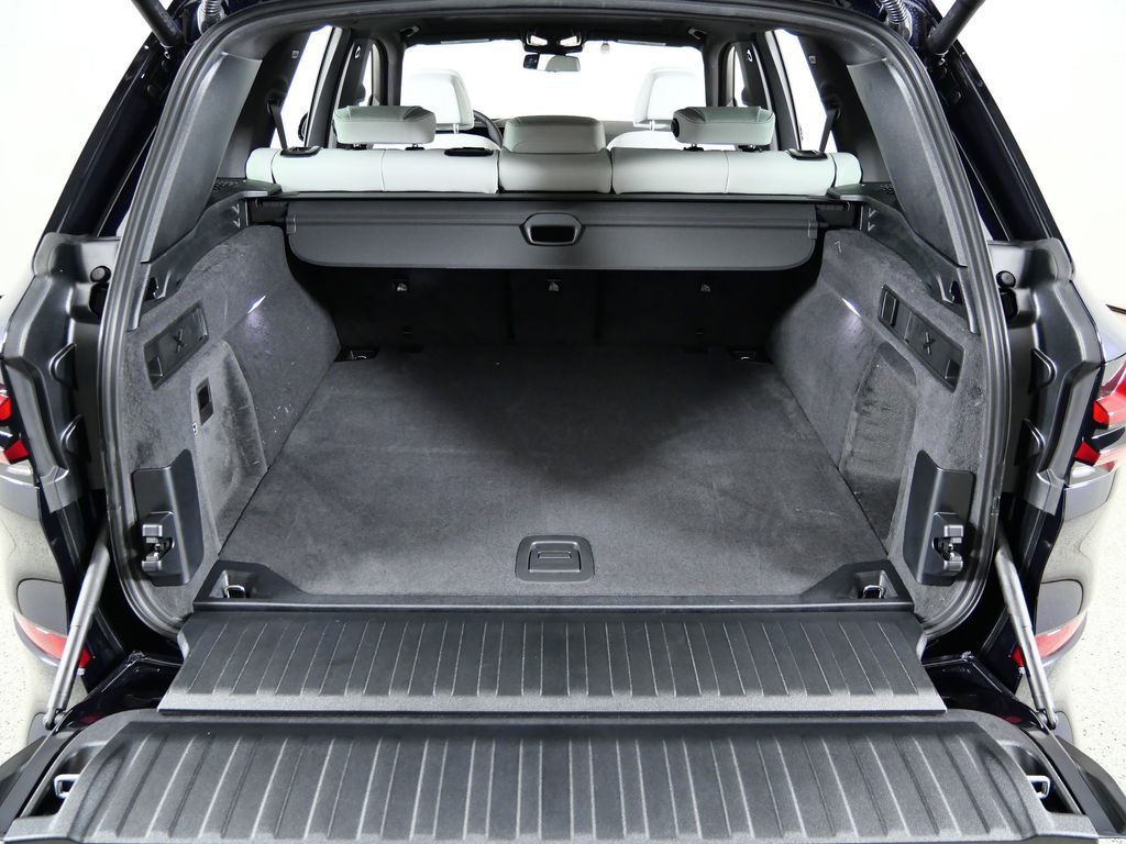 Thumbnail: 2026 BMW X5 - 28