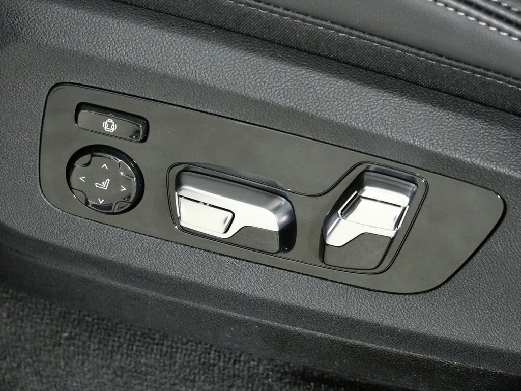 Thumbnail: 2026 BMW X5 - 39