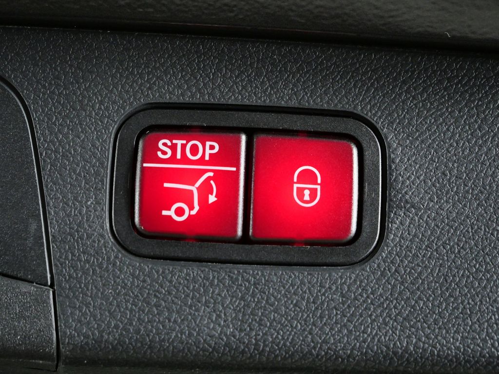 Thumbnail: 2021 Mercedes-Benz GLC - 29