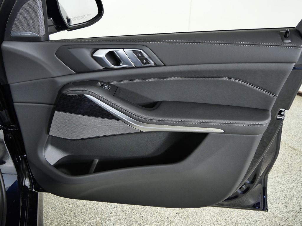 Thumbnail: 2026 BMW X5 - 19