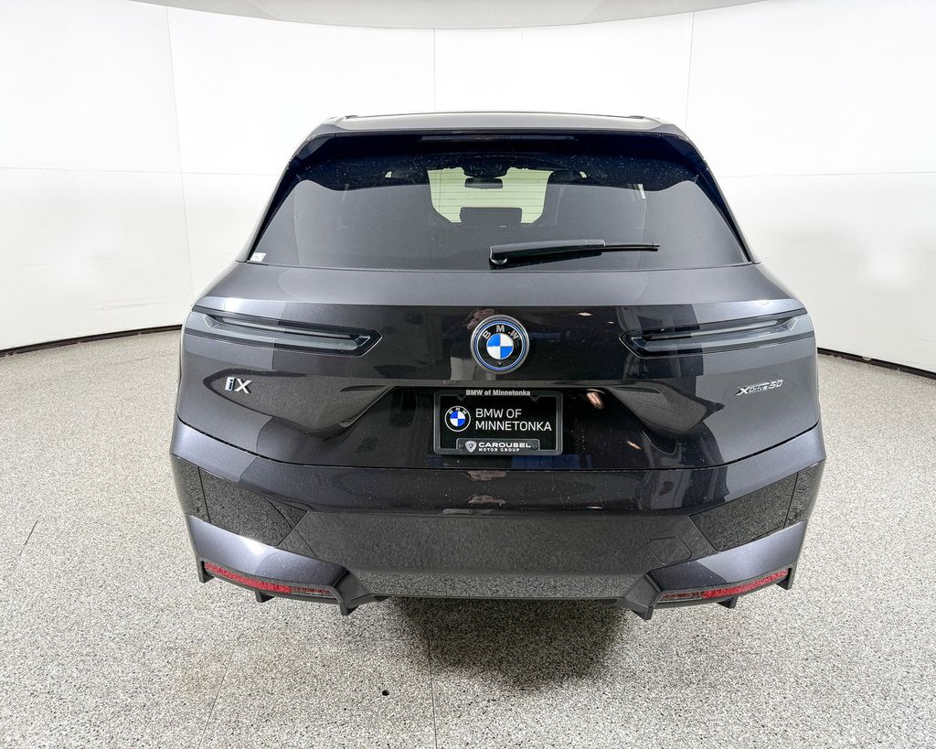 2025 BMW iX xDrive50 12