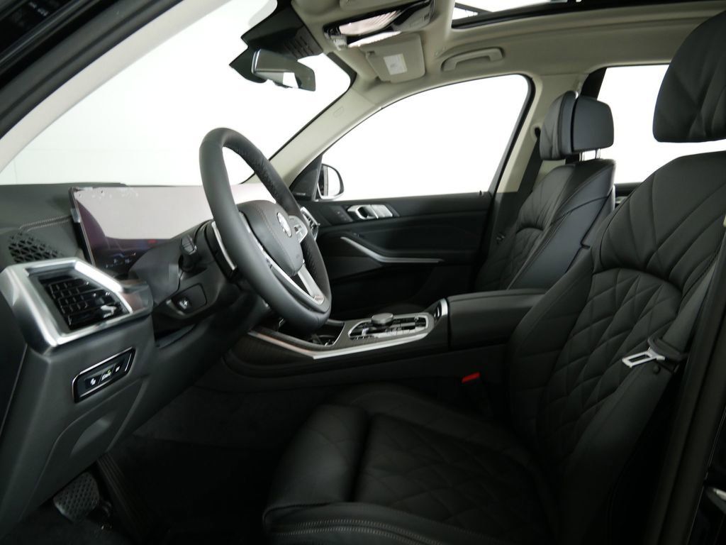 Thumbnail: 2026 BMW X7 - 34