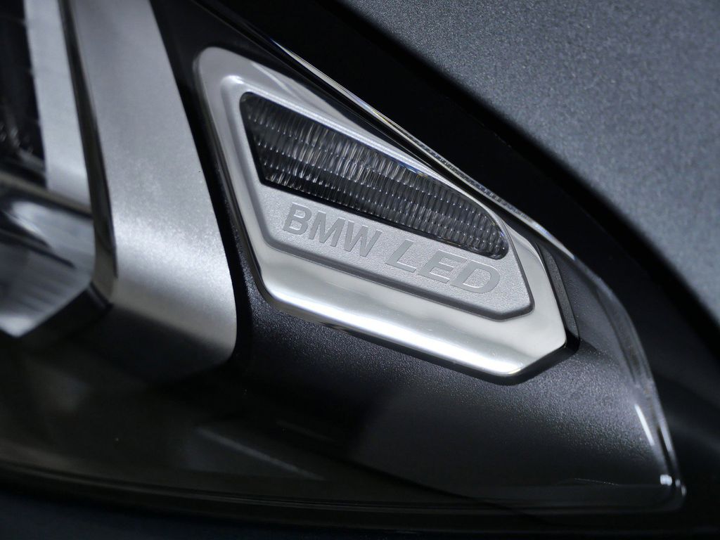 Thumbnail: 2026 BMW 3 Series - 4