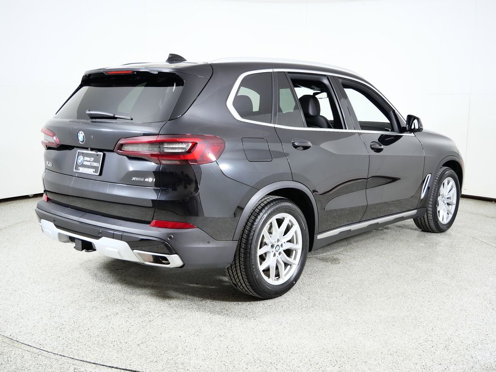 Thumbnail: 2023 BMW X5 - 10