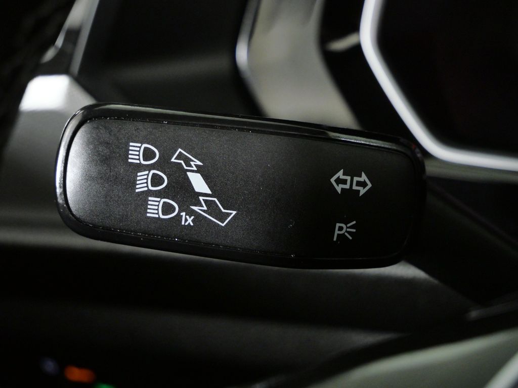 Thumbnail: 2019 Volkswagen Jetta - 49