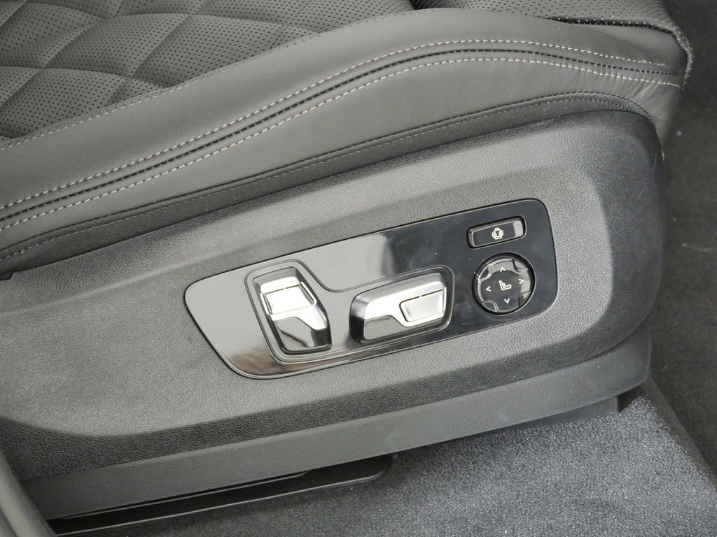 Thumbnail: 2026 BMW X5 - 22