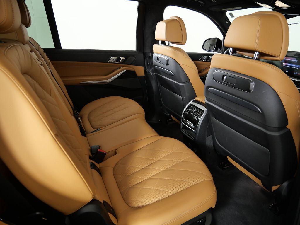 Thumbnail: 2023 BMW X7 - 31