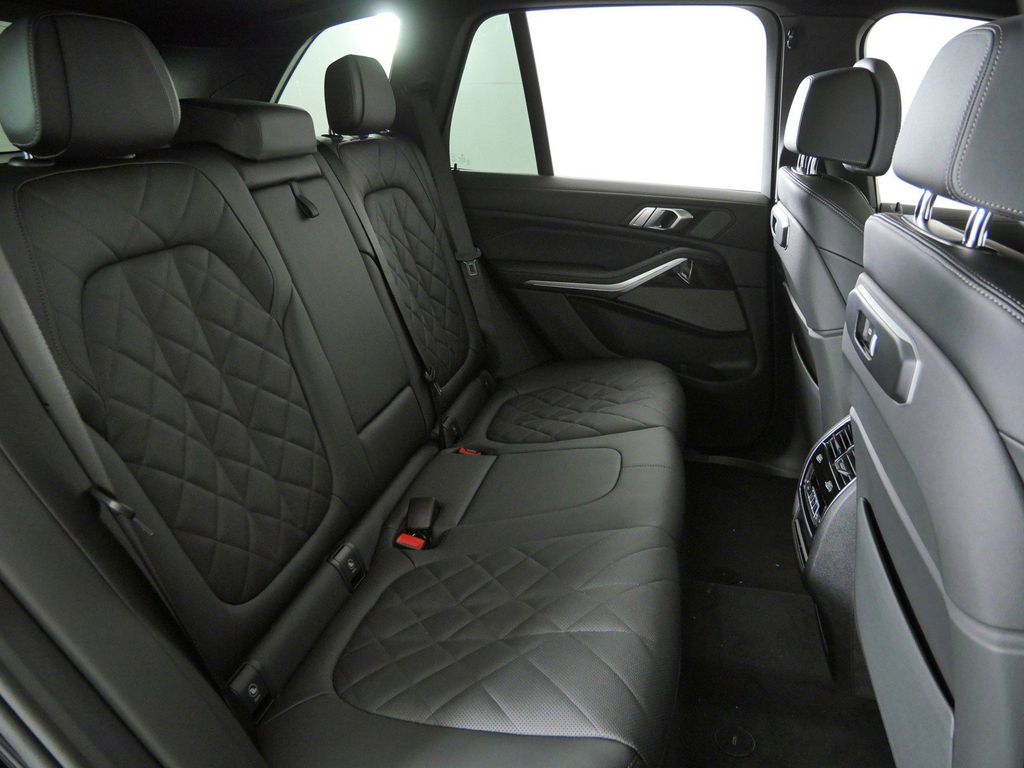 Thumbnail: 2026 BMW X5 - 27