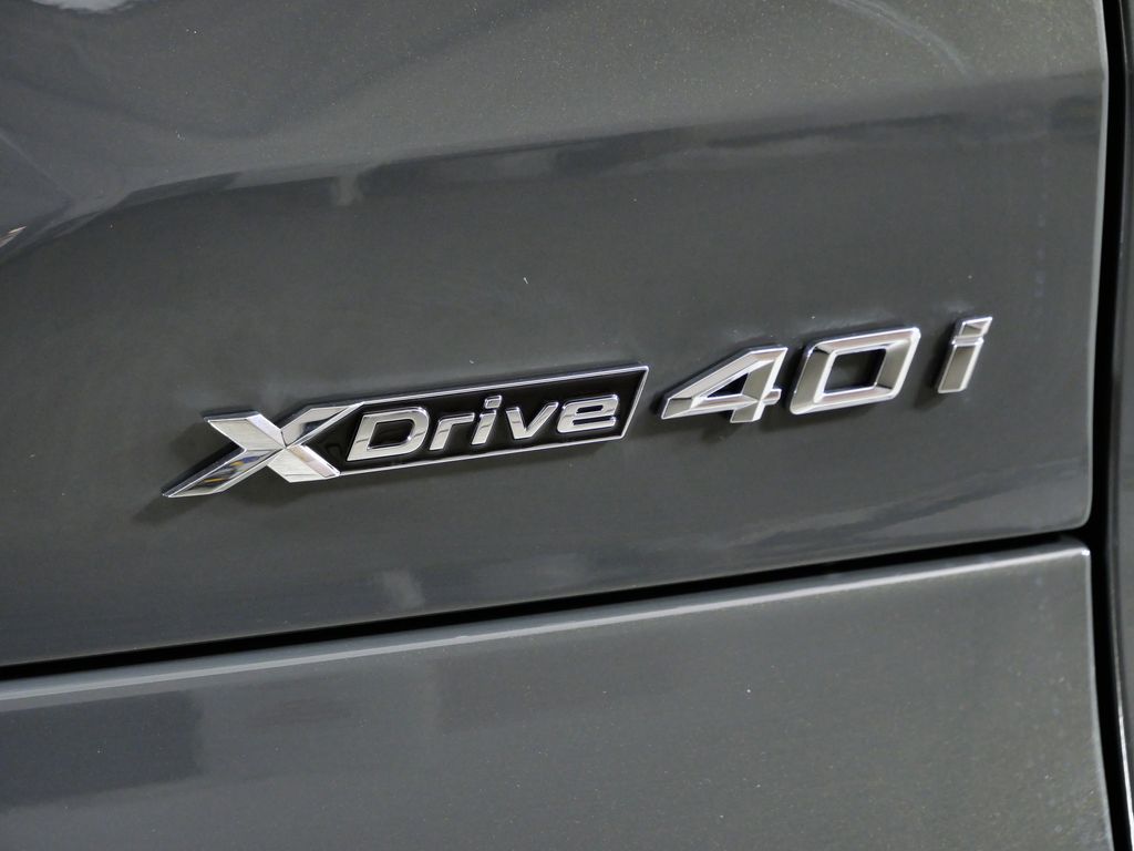 Thumbnail: 2026 BMW X5 - 12