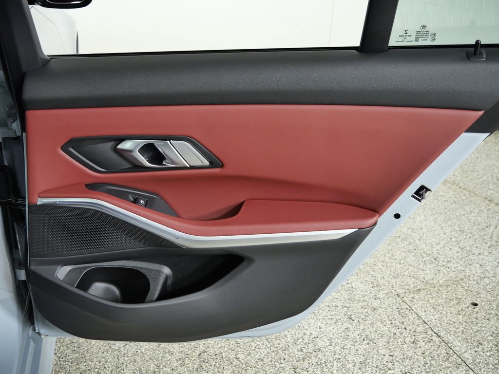 Thumbnail: 2023 BMW 3 Series - 29