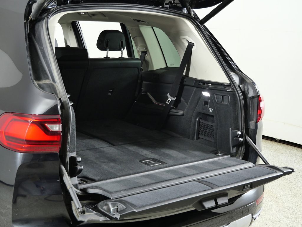 Thumbnail: 2020 BMW X7 - 29